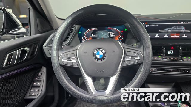 BMW 1-Series 2020 — photo 13