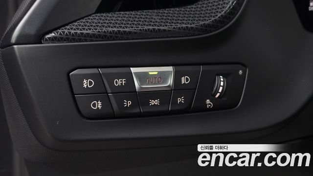 BMW 1-Series 2020 — photo 14