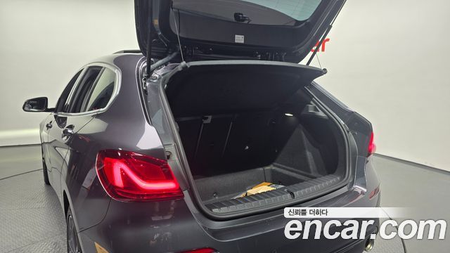 BMW 1-Series 2020 — photo 18