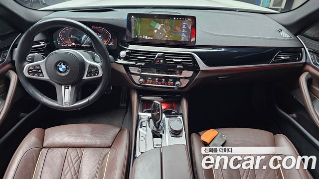 BMW 5-Series 2023 — photo 10