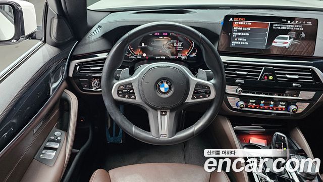 BMW 5-Series 2023 — photo 19