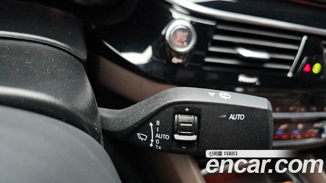 BMW 5-Series 2023 — photo 26