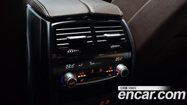 BMW 5-Series 2023 — photo 29