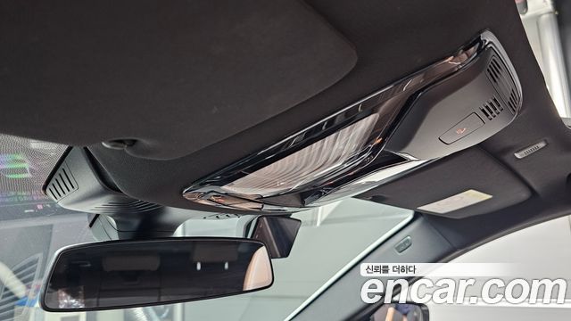 BMW 5-Series 2023 — photo 32