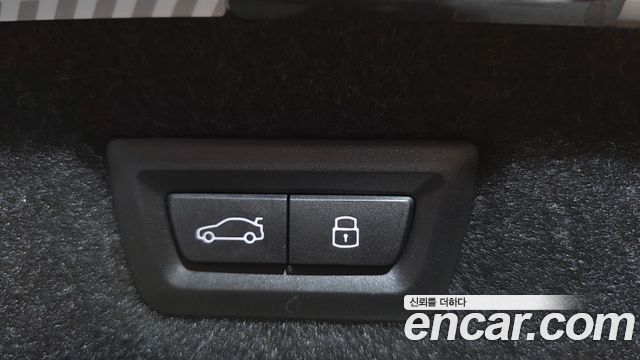 BMW 5-Series 2023 — photo 33