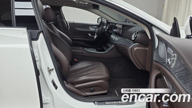Mercedes-Benz CLS-Class 2021 — photo 17