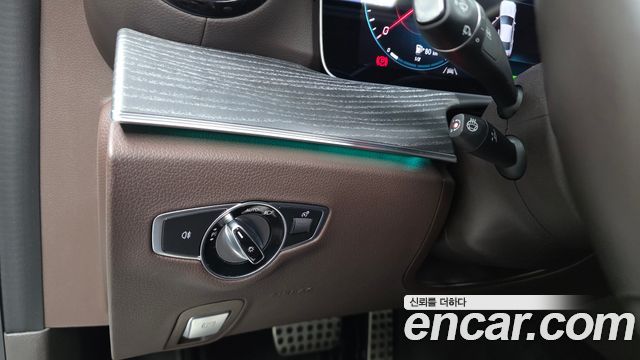 Mercedes-Benz CLS-Class 2021 — photo 27