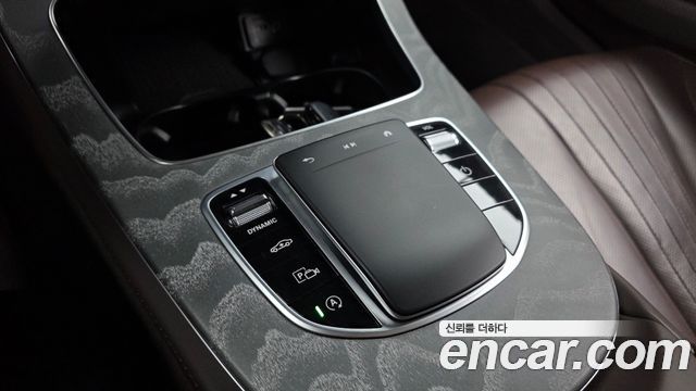 Mercedes-Benz CLS-Class 2021 — photo 28