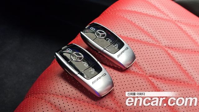 Mercedes-Benz AMG GT 2020 — photo 30