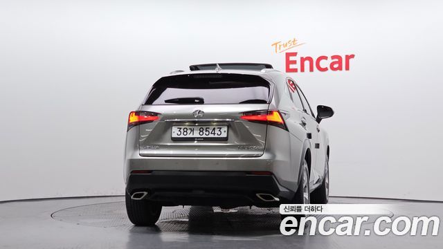 Lexus NX 2017 — photo 4