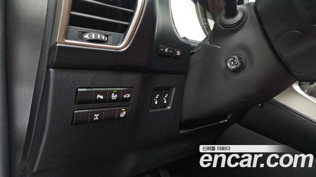 Lexus NX 2017 — photo 16