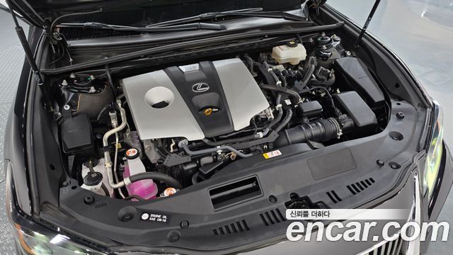 Lexus ES 2021 — photo 6