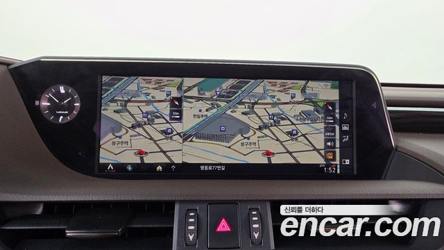 Lexus ES 2021 — photo 19