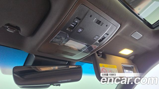 Lexus ES 2021 — photo 28