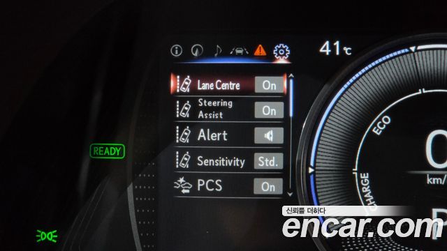 Lexus ES 2021 — photo 33