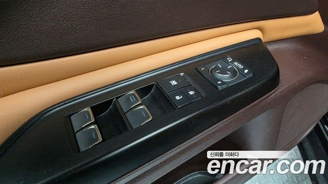 Lexus ES 2021 — photo 38