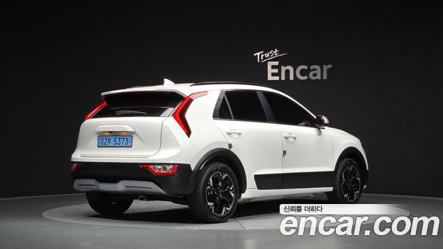 Kia Niro 2023 — photo 2