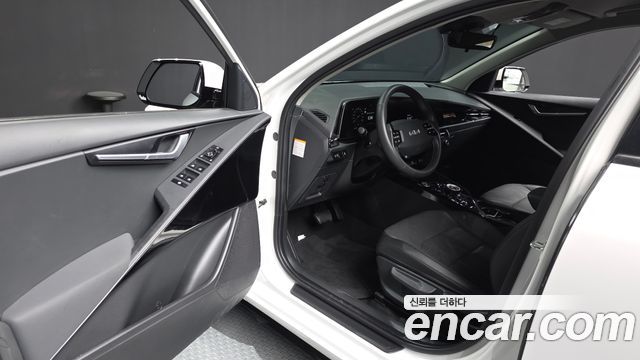 Kia Niro 2023 — photo 13