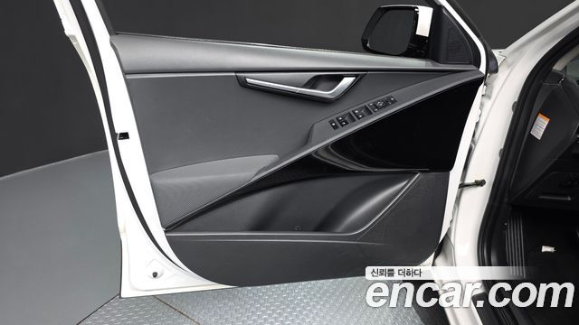 Kia Niro 2023 — photo 14