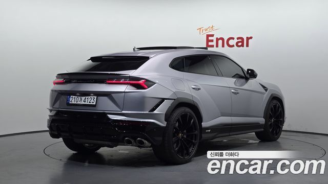 Lamborghini Urus 2024 — photo 2
