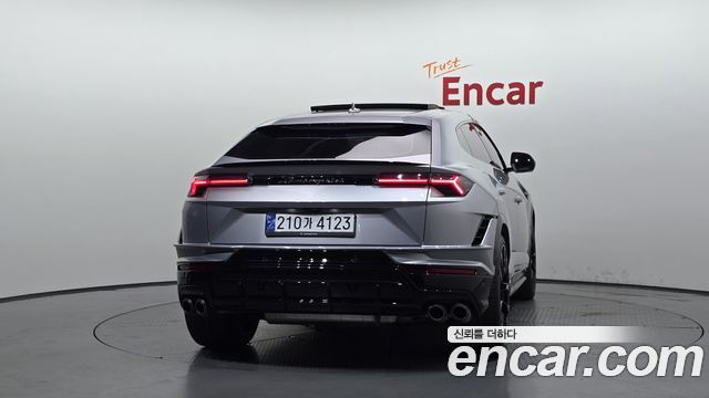 Lamborghini Urus 2024 — photo 4