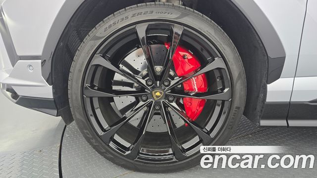 Lamborghini Urus 2024 — photo 5