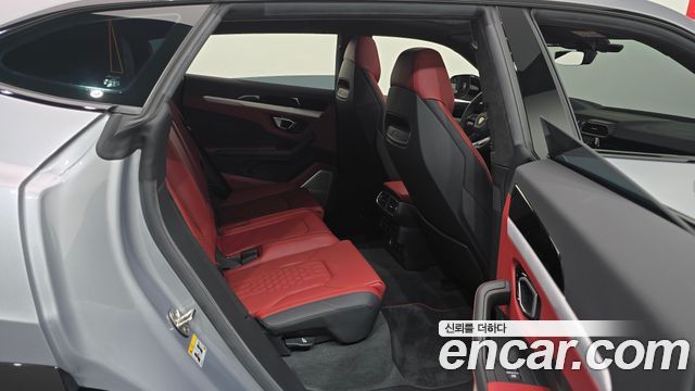 Lamborghini Urus 2024 — photo 17