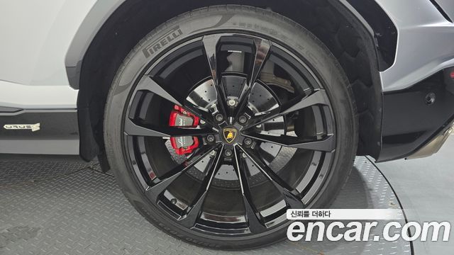 Lamborghini Urus 2024 — photo 7
