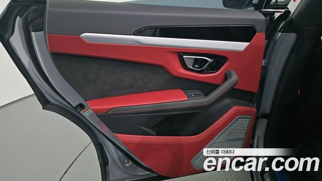 Lamborghini Urus 2024 — photo 15
