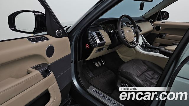 Land Rover Range Rover Sport 2016 — photo 13