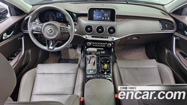 Kia Stinger 2018 — photo 10