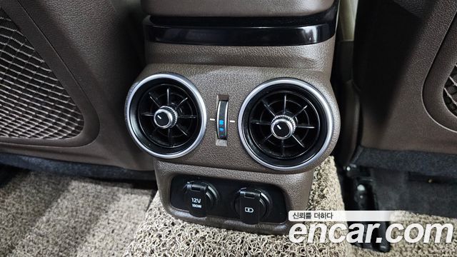Kia Stinger 2018 — photo 25