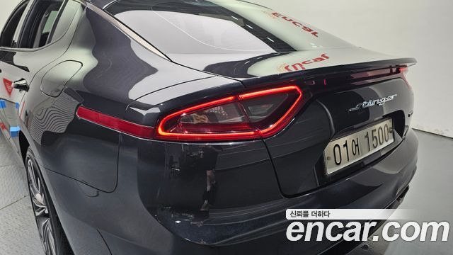 Kia Stinger 2018 — photo 9