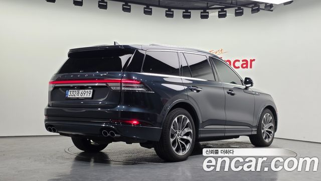 Lincoln Aviator 2022 — photo 2