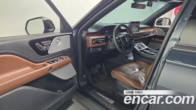 Lincoln Aviator 2022 — photo 10