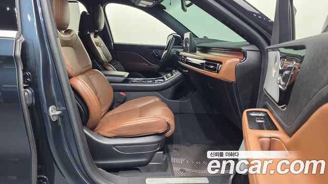 Lincoln Aviator 2022 — photo 11