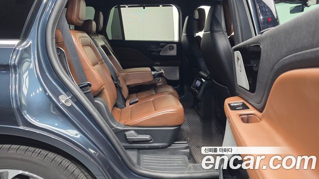 Lincoln Aviator 2022 — photo 12