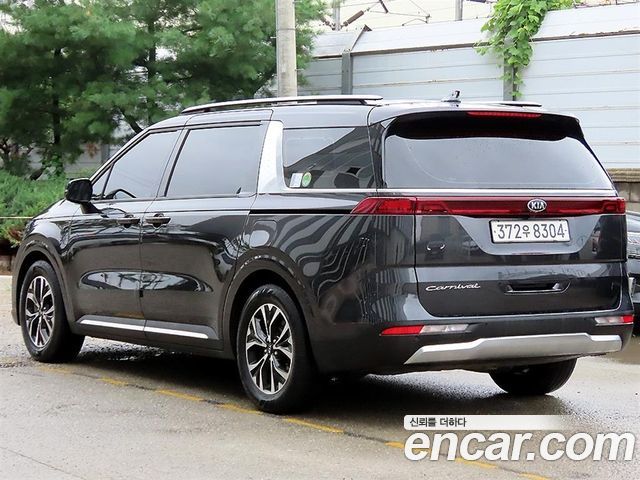 Kia Canival 2021 — photo 3