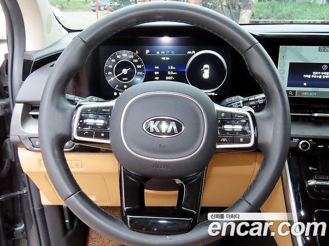 Kia Canival 2021 — photo 8