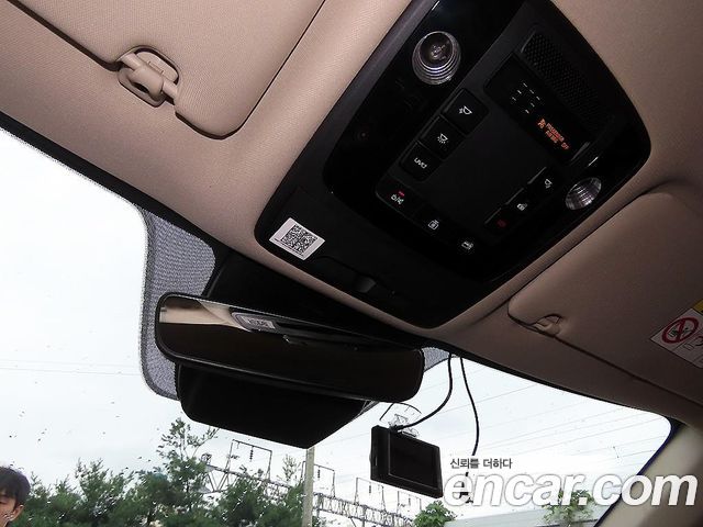 Kia Canival 2021 — photo 16