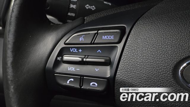 Hyundai AVANTE 2019 — photo 24