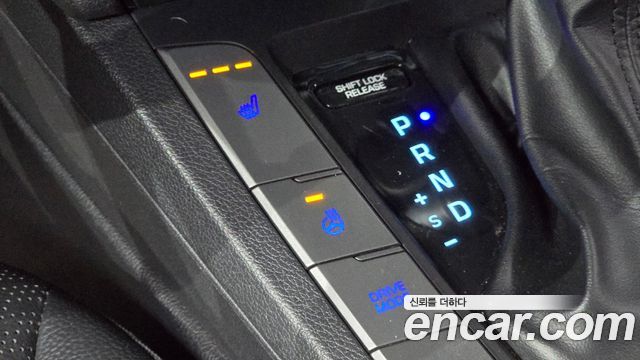 Hyundai AVANTE 2019 — photo 27