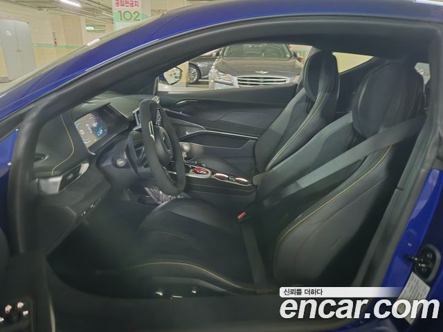 Lotus Emira 2025 — photo 12