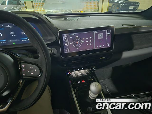 Lotus Emira 2025 — photo 14