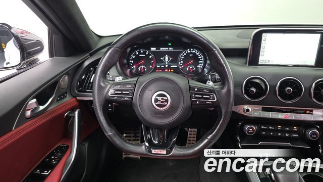 Kia Stinger 2018 — photo 19