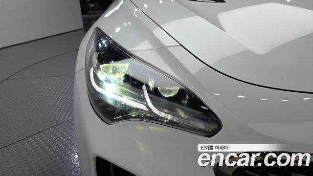 Kia Stinger 2018 — photo 8