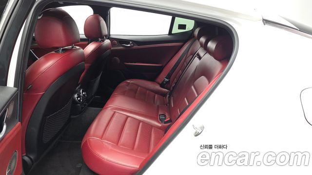 Kia Stinger 2018 — photo 16