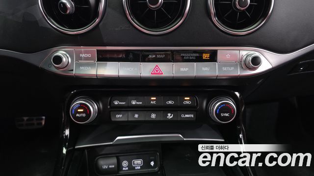 Kia Stinger 2018 — photo 29