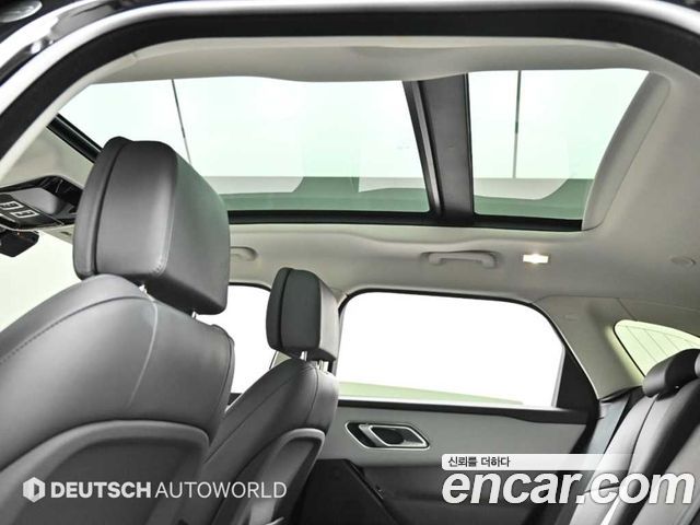 Land Rover Range Rover Velar 2025 — photo 18
