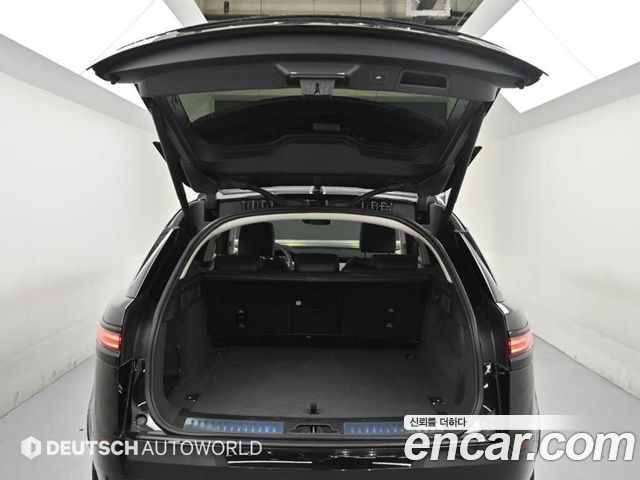 Land Rover Range Rover Velar 2025 — photo 19